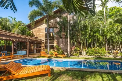 Image de Tropical oasis a stone's throw to the beach. Perfect for families. Pet friendly\n