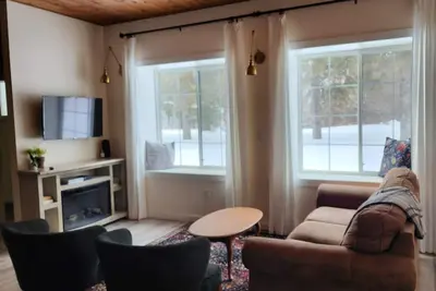 Image de First & Frost Back Apartment at The Primary