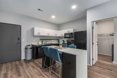 Image de Spacious 2bd/2ba Downtown + Gym