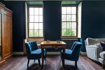 Hillside House - beautiful 16th century house with Wifi, Parking, games room, Netlix