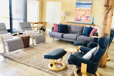 Image de Waterfront coastal-style house - 4 bedrooms, sleeps 8