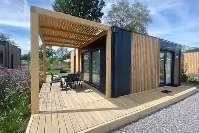 Image de Chalet for 4 persons with 2 bedrooms and terrace at EuroParcs Zuiderzee