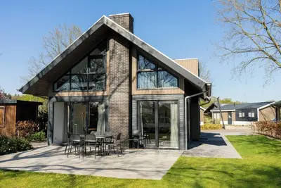 Image de Villa indépendante avec 5 chambres et 2 salles de bains
