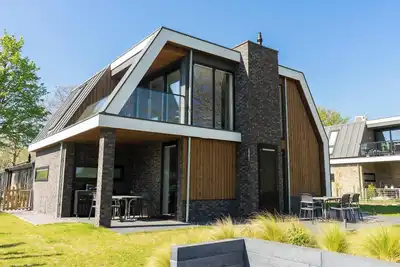 Image de Villa with 5 bedrooms and a garden