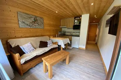 Image de Studio cabine rénové avec balcon près des pistes et village à La Clusaz