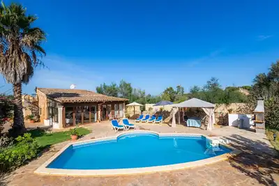 Image de \"Finca Pep\" accueillant les animaux domestiques avec piscine et Wi-Fi