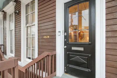 Image de Spacious 3 Bed Uptown Super Comfy - Stay with Us!