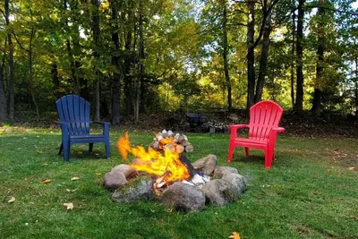 Image de Cozy Adirondack Retreat sleeps 5, 3 miles to Gore skiing, hiking, rafting