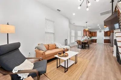 Image de City Escape Away from Home - 5 Mins from Downtown
