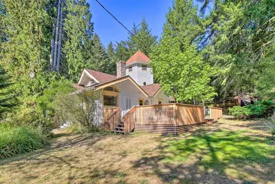 Image de Cozy 'Black Bear Retreat' by Mount Rainier!