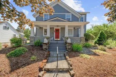 Image de Elegant, historic gem in heart of wine country.