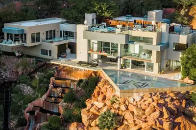 6br-Infinity Pool & Spa, Rooftop Bar, Cascading Waterfall, Indoor Rock Climbing