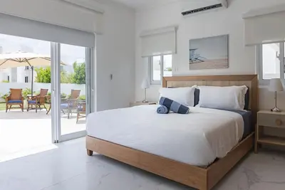 Image de Spacious Villa in prestigious private development