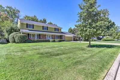 Image de Toledo Home w\/ Direct Golf Course Access!