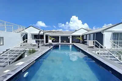 Image de Villa Entre Deux Mers 5 Ch Vue Mer Piscine