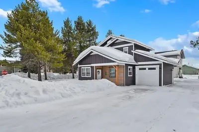 Image de Brand new home nestled in the small mountain town of Donnelly, Idaho