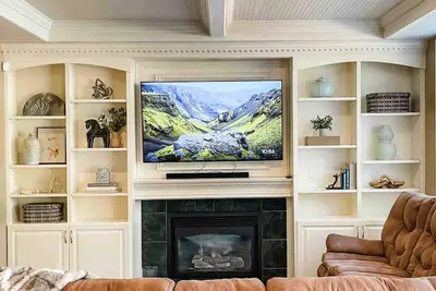 Image de Tacoma Retreat- Hot Tub, Fireplace & Ac!