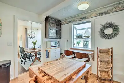 Image de Charming Seaview Home w/ Bbq, Deck & Fire Pit