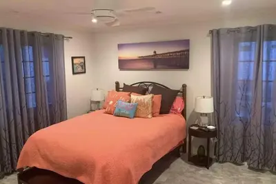 Image de Beach Front San Clemente Condo at the Pier w/ Spa