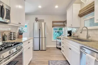 Image de Downtown Paso: Rosé Getaway 2 Bed/1 Bath