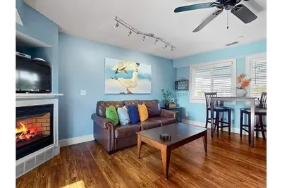 Cute condo with pool ideal for spring and summer fun