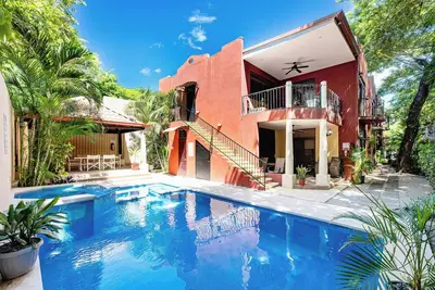 Image de Casa Mariposa~Serene 2 bdrm + private pool + beach
