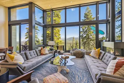 Image de Soaring Peak at Northstar- Endless Views at this Deluxe Ski-in Ski-out Northstar Residence