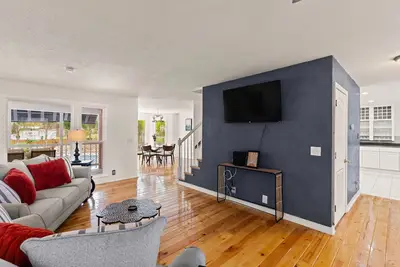 Image de Poolside Oasis | 3 Bed, 2. 5 Bath