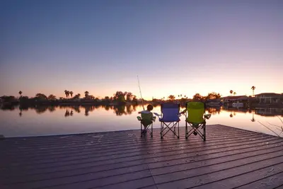 Image de Charming Sunset Lake House with Private Dock