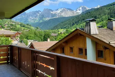 Image de Confortable Emplacement Parfait : Pistes et Cœur de Village à 3 min à Pied + Terrasse et Vue