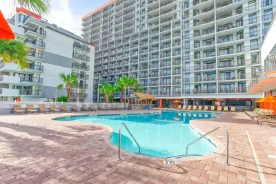 Hot Tubs & Indoor Pools – First-Floor Privacy