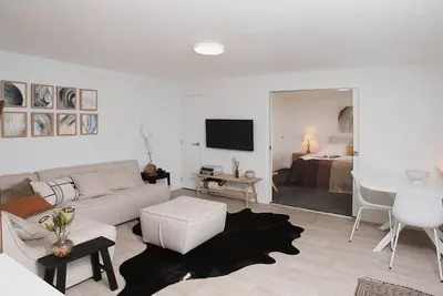 Image de Self-contained luxury apartment just 5 mins walk to Matakana Village!