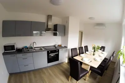 Image de Apartment Andrej GubÄŤeva 2br w\/terrace, parking, 100m2, ground Floor