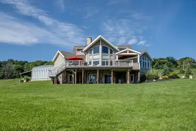 Image de Enchanted Hill: rural home with a hot tub and view, close to Keuka Lake