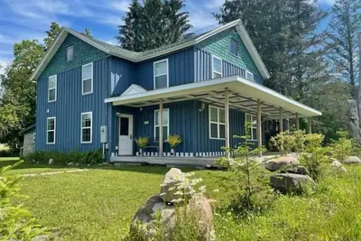 Image de Big Blue - 8 bedroom \/ 8 baths, Recent renovation, 10 minute to Dreams Park