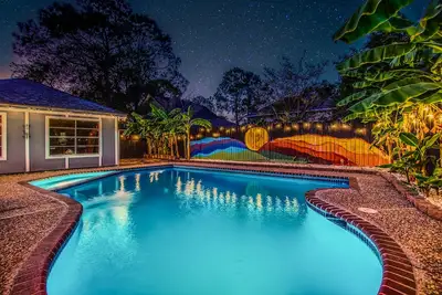 Image de Stella Artistic 4BRs home- amazing pool-Energy Corridor, Asian town-Houston