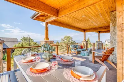 Image de New Brasada Ranch Construction, Gourmet Kitchen, Deck, Fireplace and King Suite
