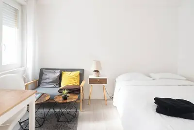 Image de Spacieux studio éclairé au centre de Montmartre