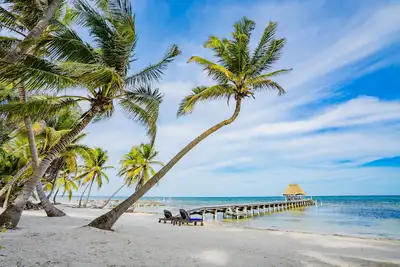 Image de Private Chef Meals Included, Golf Cart, Kayaks, WiFi, Boat & Captain