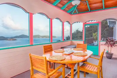 Image de Stunning Views from every room at this Private Villa! ! !