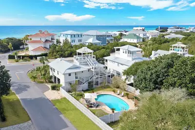 Image de Black Jack Bungalow - Heated Private Pool, Golf Cart + Bikes, Pet Friendly!