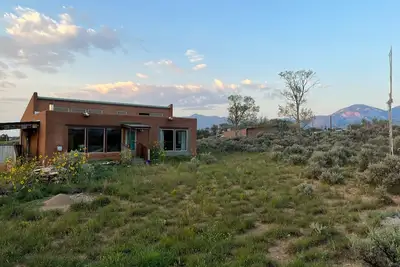 Image de Vibrant Taos Home: Skiing, Climbing, Wi-Fi, Wfh