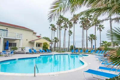 Image de Toes In The Water | Pet Friendly, Fitness Center!