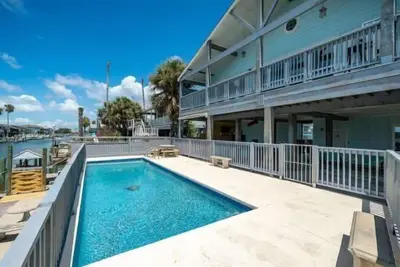 Image de Coastal Paradise | Private Pool + Dock!