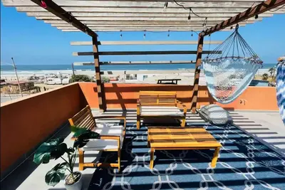 Image de Beachfront House W/Rooftop Deck & Free Parking!