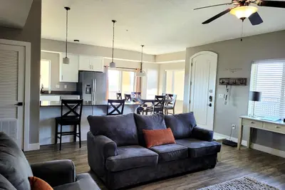 Image de Beautiful New 2 Bedroom Condo in the heart of St. George