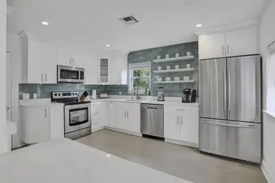 Image de Delray Beach Cottage // Walk to Restaurants and Beach