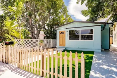 Image de Tropical Bungalow, Walk to Lake Ave & Beach