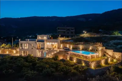 Image de Luxury Villa Envivo Komiža with heated pool and professional gym!