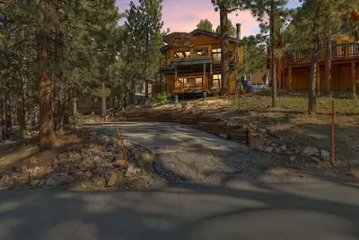Image de Monterey Log Lair With Pool Table - Slope Views